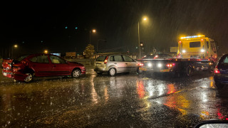 Θεσσαλονίκη: Κυκλοφοριακό κομφούζιο λόγω καραμπόλας και βροχής