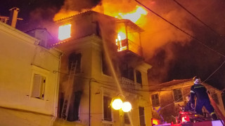Μεγάλη φωτιά σε μονοκατοικία στην Κέρκυρα