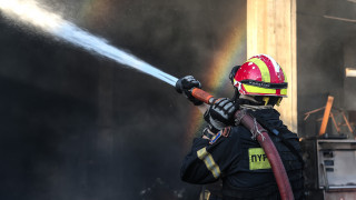 Φωτιά σε πολυκατοικία στο Φάληρο: Απεγκλωβίστηκαν δύο άτομα