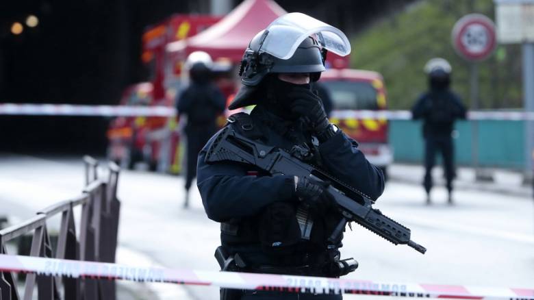 Γαλλία: Επίθεση άνδρα με μαχαίρι - Εξουδετερώθηκε ο δράστης