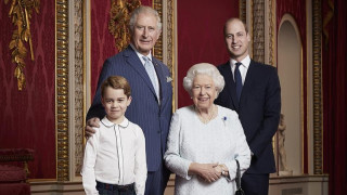 Η βασιλική οικογένεια της Βρετανίας γιορτάζει το νέο έτος με ανανεωμένο πορτρέτο