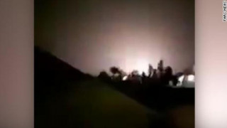 Επίθεση του Ιράν σε βάσεις των ΗΠΑ: Βίντεο από τη στιγμή που οι ρουκέτες πέφτουν στη βάση Αλ Άσατ