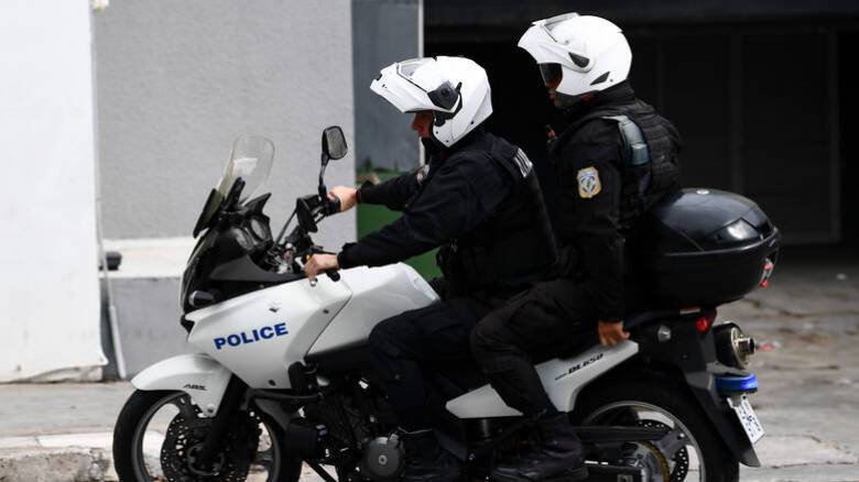 Κουκουλοφόροι επιτέθηκαν σε αστυνομικούς της ΔΙΑΣ στην Πατησίων