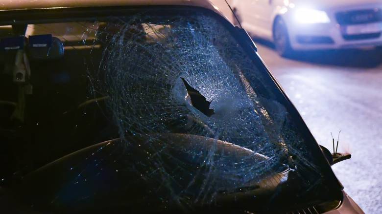 Τραγωδία στη λεωφόρο Ποσειδώνος: Αυτοκίνητο παρέσυρε ζευγάρι - Ένας νεκρός