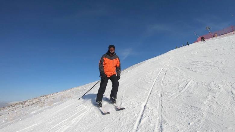 Σάλος με τον Ιμάμογλου: Πήγε για σκι λίγες μέρες μετά τον φονικό σεισμό στην Τουρκία