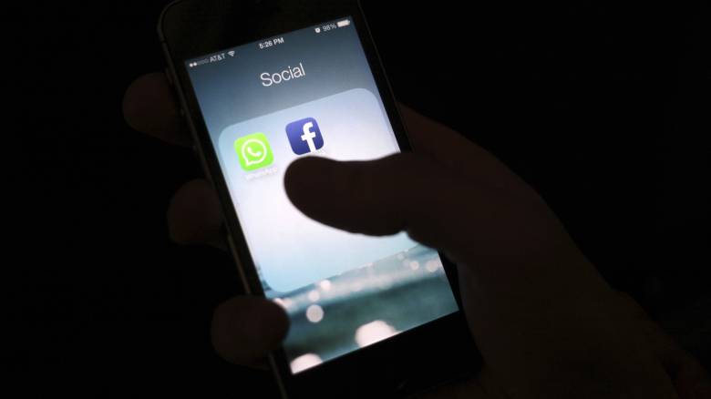 Facebook: Αποσύρει παραπλανητικό υλικό για τον κοροναϊό