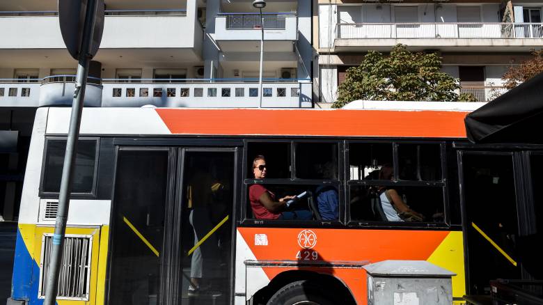 Θεσσαλονίκη: Καταδικάστηκαν τρία άτομα για επίθεση σε βάρος ελεγκτή του ΟΑΣΘ