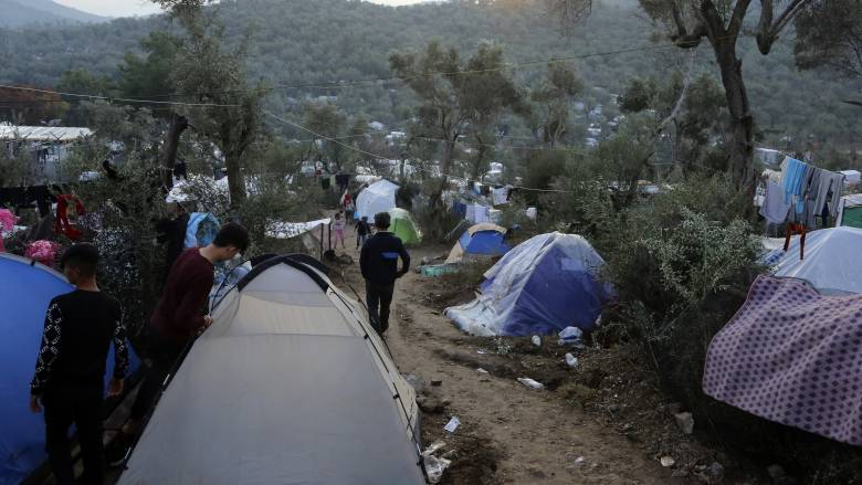 Προσωρινός αριθμός ασφάλισης και υγειονομικής περίθαλψης για τους αιτούντες άσυλο: Τι θα ισχύσει