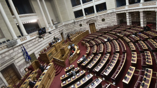 Βουλή: Ψηφίζεται το νομοσχέδιο για την Πολιτική Προστασία