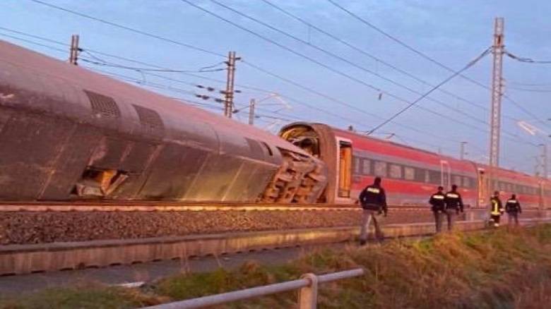 Ιταλία: Εκτροχιασμός τρένου κοντά στο Μιλάνο με νεκρούς