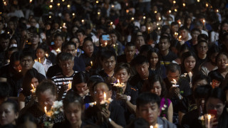 Ταϊλάνδη: Χιλιάδες κόσμου τιμούν τα θύματα του μακελειού