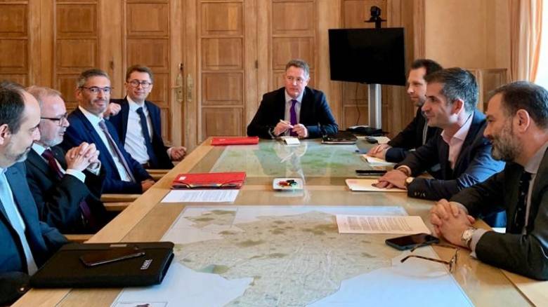 Συνάντηση του Κώστα Μπακογιάννη με τον πρόεδρο της ΕΤΕπ Βέρνερ Χόγερ