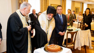 Η Διεθνής Ένωση Φίλων Αρχιεπισκοπής Θυατείρων και Μεγάλης Βρετανίας έκοψε την πρωτοχρονιάτικη πίτα