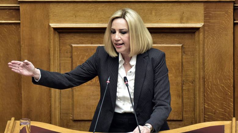 Γεννηματά: Ίδιες πολιτικές είναι οι κρίκοι της αλυσίδας που ενώνουν ΣΥΡΙΖΑ και ΝΔ