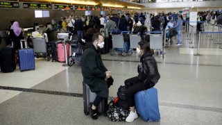Κορωνοϊός - ΗΠΑ: Ατελείωτες ουρές και συνωστισμός στα αεροδρόμια λόγω των νέων μέτρων