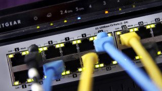 Κορωνοϊός: Ελαφρά πτώση στη μέση ταχύτητα του Διαδικτύου