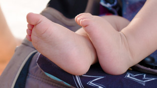 Επίδομα γέννησης: Αντίστροφη μέτρηση για την καταβολή του