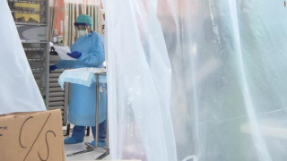 CNNi: Στα άδυτα ενός νοσοκομείου της Νέας Υόρκης - Γεμάτες ΜΕΘ και απόγνωση