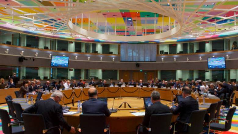 Σε αναζήτηση συμβιβαστικού πακέτου μέτρων το Eurogroup της Τρίτης
