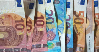Κορωνοϊός: Πώς θα καταβληθούν τα 800 ευρώ στους δικαιούχους