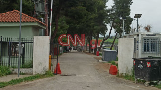 Το CNN Greece στη Ριτσώνα: Παραμένει μέχρι νεωτέρας αποκλεισμένη η δομή φιλοξενίας