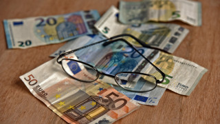 Επίδομα 800 ευρώ: Διευρύνονται οι κατηγορίες εργαζομένων που θα το λάβουν