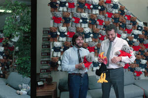 1986, Καλιφόρνια. 
Αριστερά, ο Στιβ Βόσνιακ, συνιδρυτής της Apple και δημιουργός του πρώτου υπολογιστή της εταιρείας. Δεξιά, ο Νόλαν Μπουσνέλ, ιδρυτής της εταιρείας Atari Inc. Οι δύο τους αποφάσισαν να ενώσουν τις δυνάμεις και τις ικανότητές τους, για τη