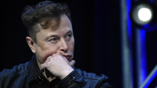 Tesla: «Βουτιά» 10,3% της μετοχής μετά από ένα tweet του ιδρυτή της
