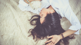 Για πρώτη φορά, οι επιστήμονες είδαν πώς καταγράφει ο εγκέφαλος τις αναμνήσεις μας ενώ κοιμόμαστε