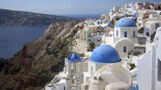 Διεθνή ΜΜΕ: Μετά την επιτυχημένη αντιμετώπιση του κορωνοϊού, η Ελλάδα θέλει πίσω τους τουρίστες της