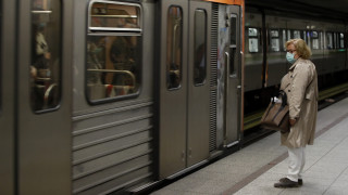 Μείωση ΦΠΑ στις μεταφορές: Τι αλλάζει στις τιμές εισιτηρίων σε μετρό, τρένα και ακτοπλοϊκά