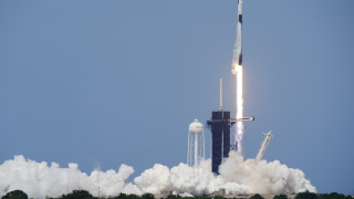 H Space Χ γράφει ιστορία: Εκτοξεύτηκε η επανδρωμένη αποστολή προς τον Διεθνή Διαστημικό Σταθμό