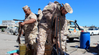 Λιβύη: Συμφωνία Χαφτάρ - Σάρατζ για συνομιλίες με στόχο την εκεχειρία