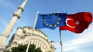 Προσφυγικό: Η Κομισιόν εισηγείται να δοθεί μισό δισ. ευρώ στην Τουρκία