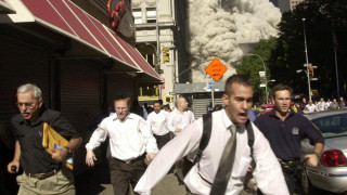 Πέθανε από κορωνοϊό ο πρωταγωνιστής μιας από τις εμβληματικότερες φωτογραφίες της 11ης Σεπτεμβρίου