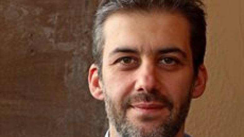 Σπουδαία διάκριση για τον Έλληνα καθηγητή Φυσικής Κωνσταντίνο Νικολόπουλο