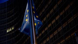 Κομισιόν: Ύφεση 8,7% στην ευρωζώνη το 2020, ανάκαμψη 6,1% το 2021