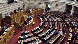 Ένταση στη Βουλή στο νομοσχέδιο για τις διαδηλώσεις - Aπορρίφθηκε ένσταση αντισυνταγματικότητας