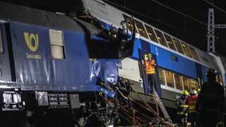 Σύγκρουση τρένων στην Πράγα με δεκάδες τραυματίες 