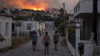Μαίνεται η φωτιά στις Κεχριές: Η μάχη με τις φλόγες και οι καταγγελίες για εμπρησμό