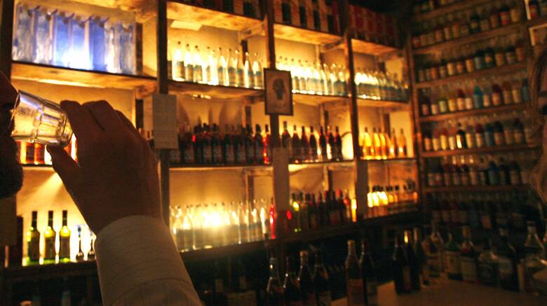 Κορωνοϊός: Τελευταία μέρα όρθιοι σε μπαρ - Όσα αλλάζουν από Δευτέρα