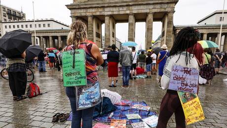 Κορωνοϊός - Γερμανία: Η κυβέρνηση καταδικάζει τις διαδηλώσεις ενάντια στα μέτρα προστασίας