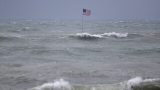 Ο τυφώνας Ησαΐας απειλεί Βόρεια και Νότια Καρολίνα - Ριπές ανέμου 140 χιλιομέτρων την ώρα