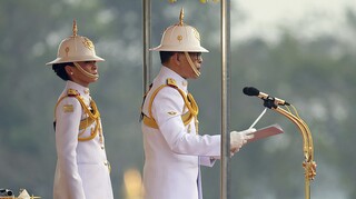 Ταϊλάνδη: Ο βασιλιάς λείπει συνέχεια και οι φοιτητές διαδηλώνουν εναντίον του