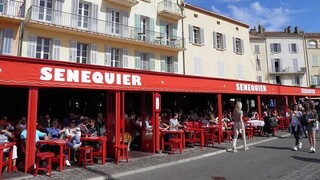 Γαλλία: Έκλεισε το εμβληματικό καφέ Sénéquier του Σεν Τροπέ μετά από εμφάνιση κρουσμάτων 
