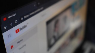 Το ΥouTube σπάει τα «ταμεία»: Πού έφτασαν τα μηνιαία έσοδα από διαφημίσεις