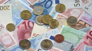 Άλμα των καταθέσεων του ιδιωτικού τομέα κατά 3,3 δισ. ευρώ τον Ιούλιο - Νέα δάνεια 1,140 δισ. ευρώ