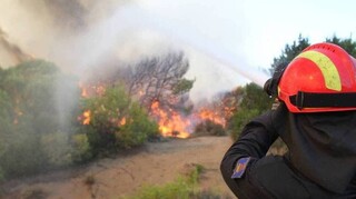 Φωτιά στο Σοφικό Κορινθίας: Εκκενώθηκαν τρεις οικισμοί και ένα μοναστήρι 
