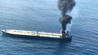 Μεγάλη φωτιά σε υπερδεξαμενόπλοιο στη Σρι Λάνκα - Πέντε Έλληνες στο πλήρωμα