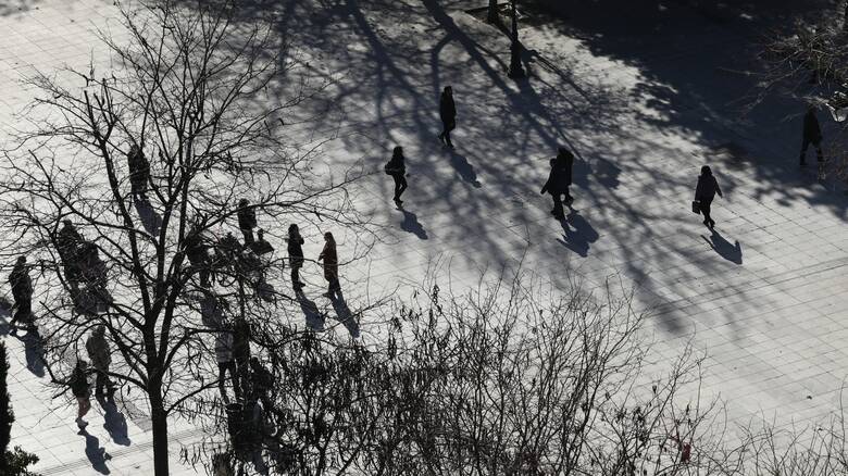 Λιγότεροι θάνατοι φέτος σε σχέση με πέρυσι παρά τον κορωνοϊό